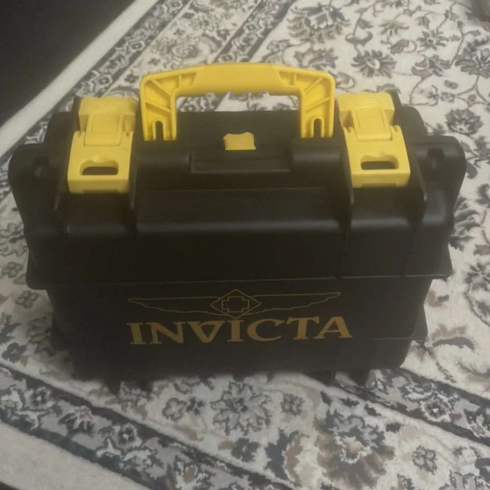 INVICTA Watch storage case. New! Never used store 8 watches safely and carefully - Picture 2 of 10